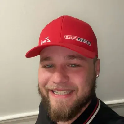 Zacharie Lane — Directeur des ventes chez VitraPro